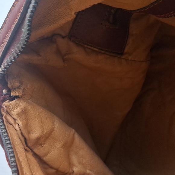 Bally Elegant Burgundy Leather Bag - Picture 12 of 13